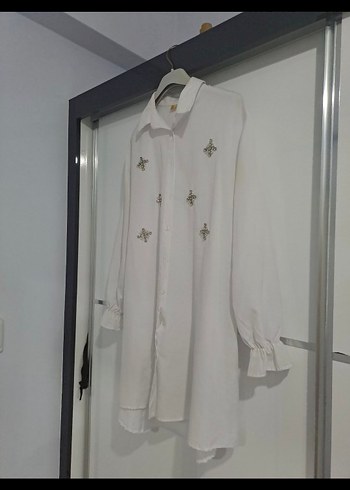 Nakışlı Beyaz Keten Mini Gömlek - Görsel 3