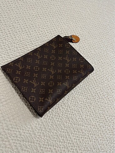 Beden kahverengi Renk louis vuitton toiletry pouch 26