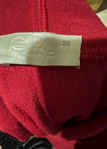 Kırmızı elbise - Görsel 4