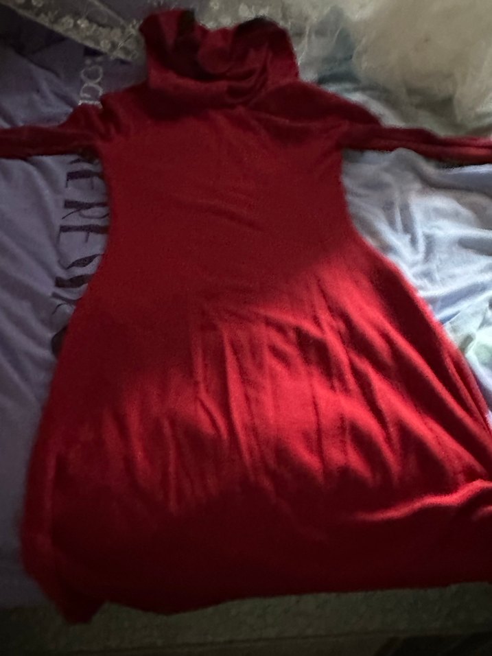 Kırmızı elbise - Görsel 2