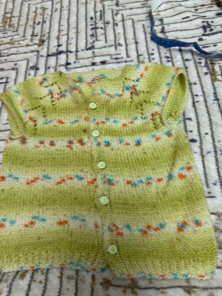 Kız Çocuk Yeşil V Yaka Örgü Yelek - Görsel 4