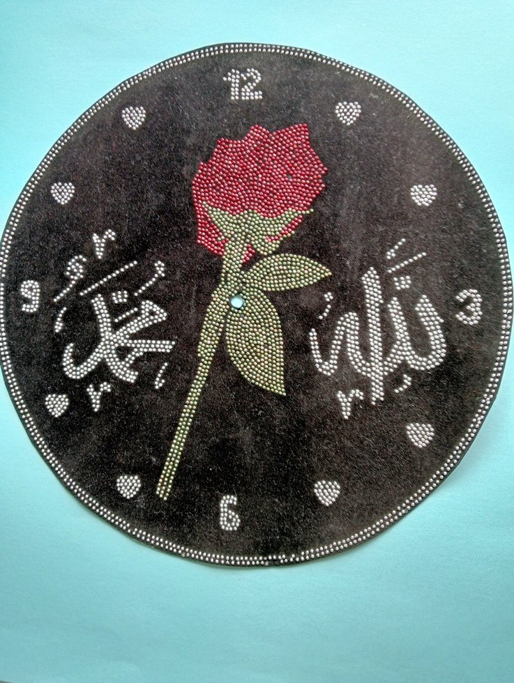 Çiçek Desenli Kur'an yazılı saat parçası - Görsel 3