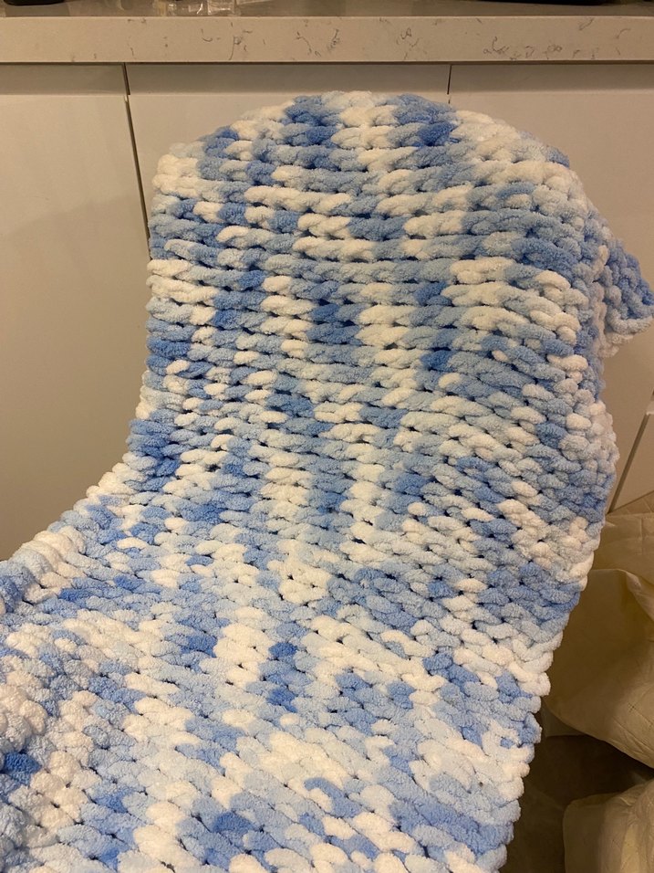 Mavi Pastel Batik Örgü Çocuk Battaniyesi - Görsel 2