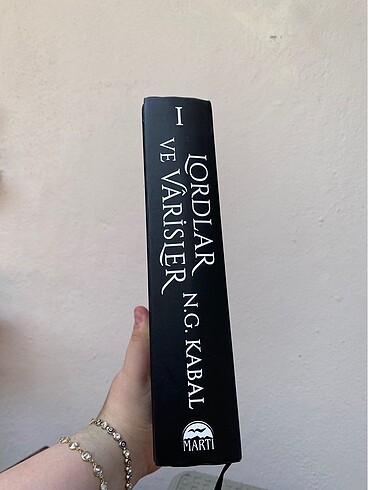 LORDLAR VE VARİSLER (CİLTLİ)-(İMZALI)