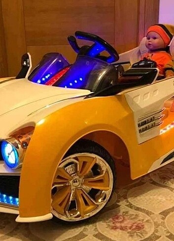 Beden beyaz Renk Full aksesuarli Akülü Araba