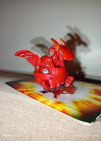 Pyrus hyper dragonoid bakugan