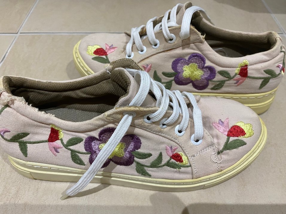 Nakışlı Bej Kadın Spor Ayakkabı - Görsel 2