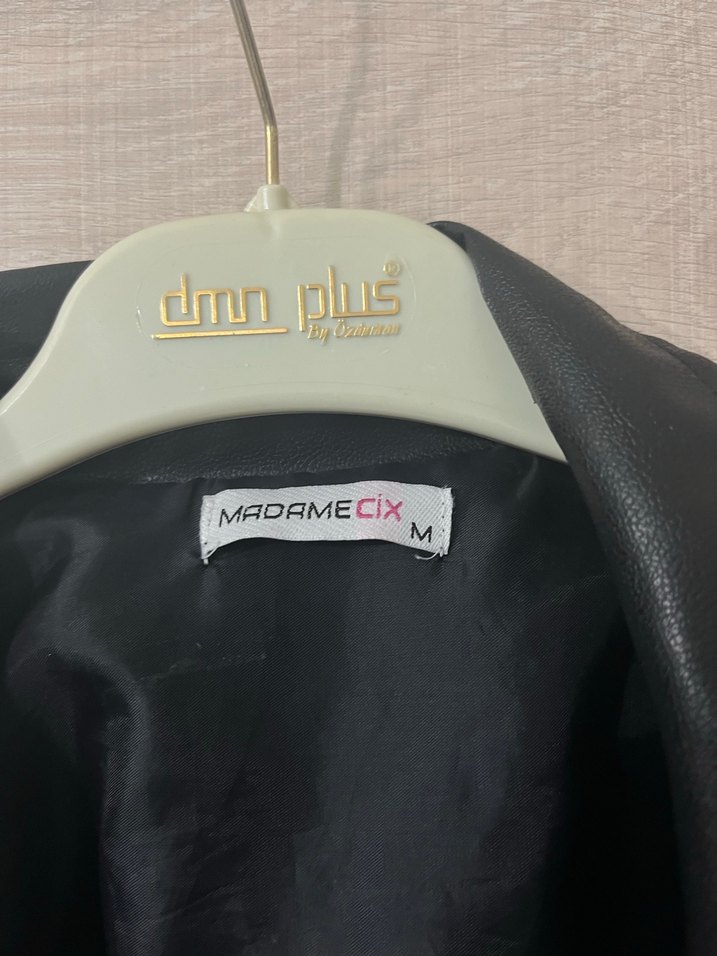 Kadın Siyah Deri Ceket, Yüksek Yaka, Parlak - Görsel 3