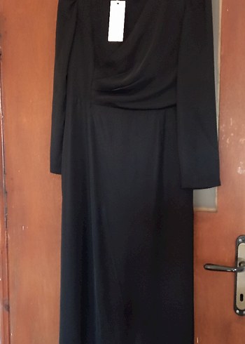 Siyah V Yaka Uzun Kollu Kadın Elbise