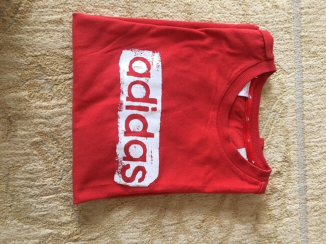8 Yaş Beden kırmızı Renk Adidas tshirt