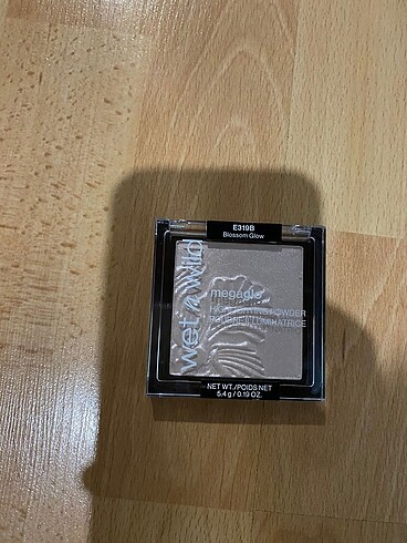 Wet n wild highlighter