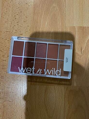 Sıfır Paketli Wet N Wild Far Paleti