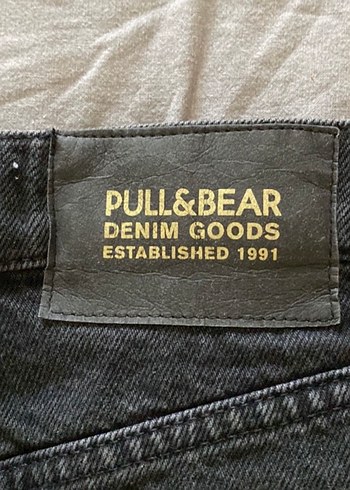 Siyah yırtık kot şort - Görsel 4