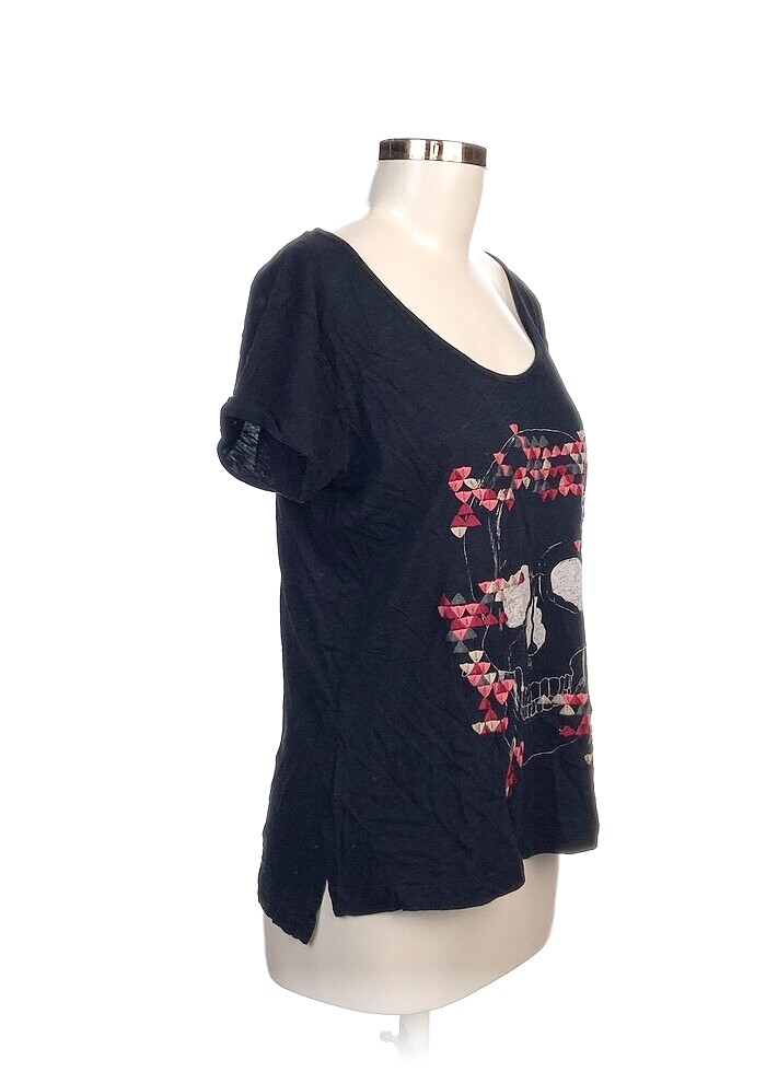 Pull and Bear T-shirt %70 İndirimli. - Görsel 2