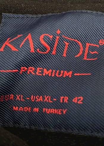 Kapüşonlu Siyah Kaban - Görsel 3