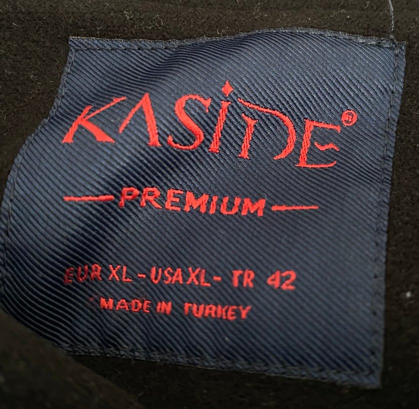 Kapüşonlu Siyah Kaban - Görsel 3