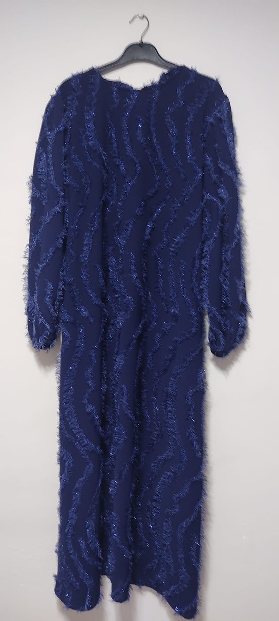 Kadın Mavi Uzun Kürklü Nakışlı Elbise - Görsel 2