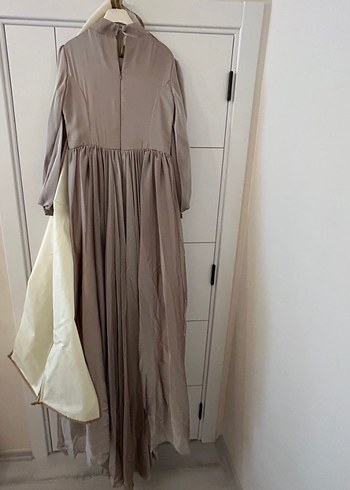 Bej nakışlı tesettür abiye - Görsel 6