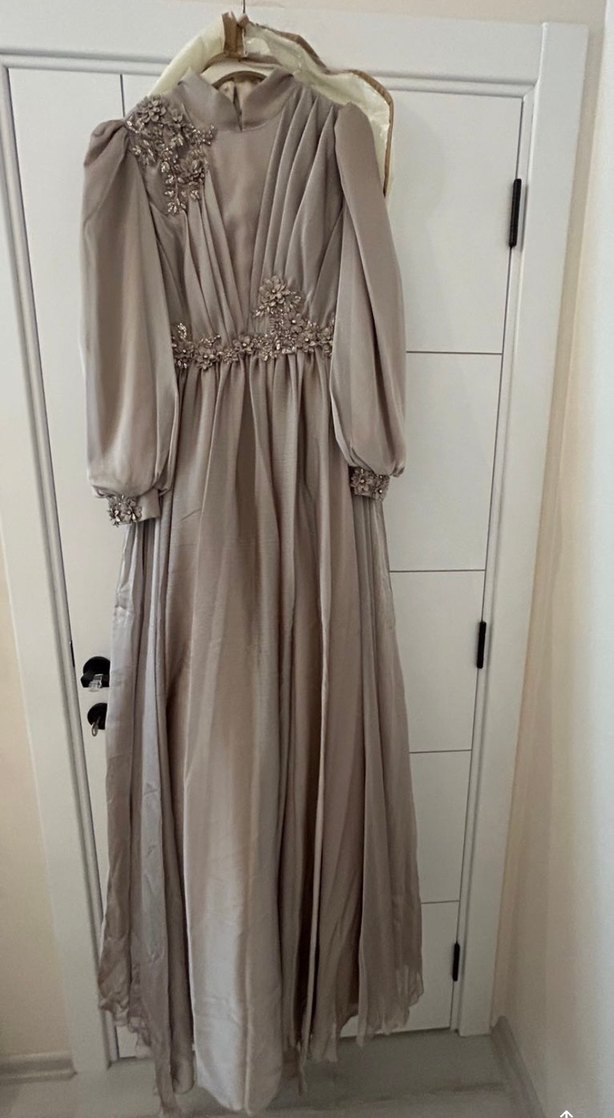 Bej nakışlı tesettür abiye - Görsel 5