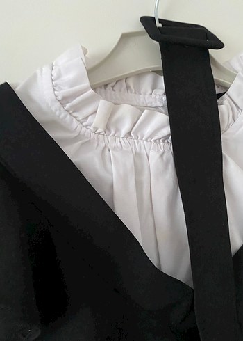 Uzun Siyah Fırfırlı Kolsuz Elbise - Görsel 3