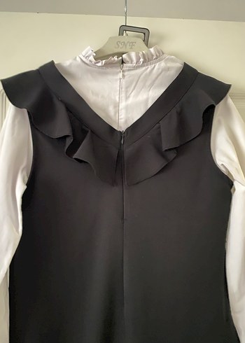 Uzun Siyah Fırfırlı Kolsuz Elbise - Görsel 6