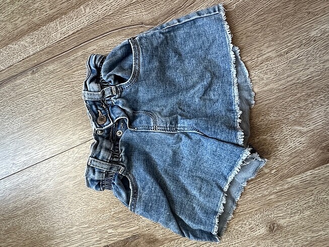 Zara 18-24 kız şort