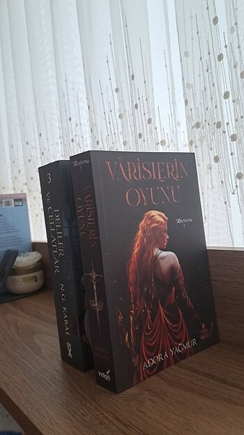 VArislerin oyunu ve deliler ve cellatlar