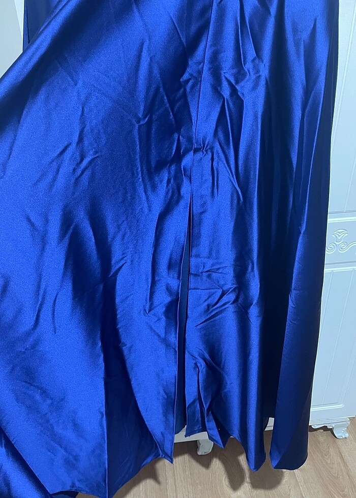 Özel dikim mevzuniyet gece elbisesidir - Görsel 2