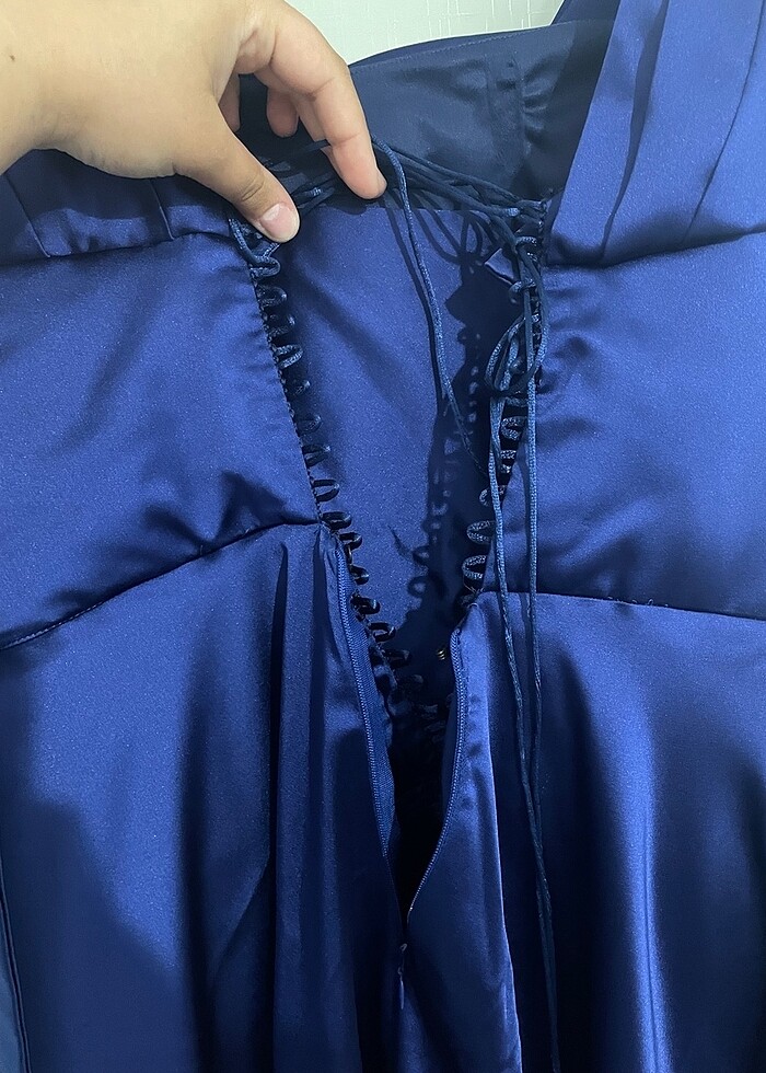 Özel dikim mevzuniyet gece elbisesidir - Görsel 4