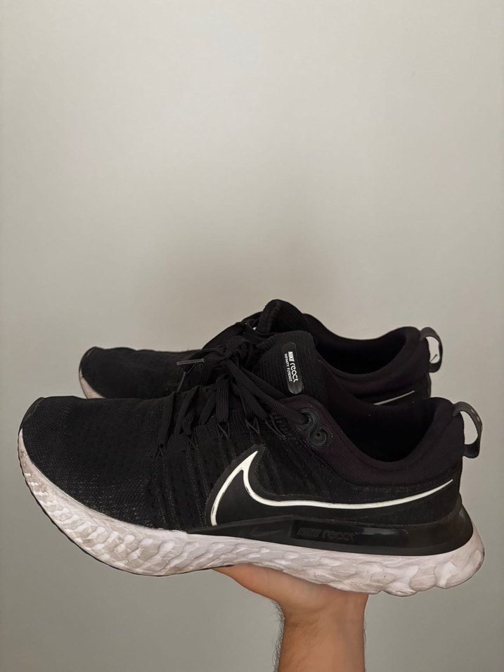 Nike Infinity Run Flyknit Siyah Erkek Koşu ve Antrenman Ayakkabı - Görsel 2