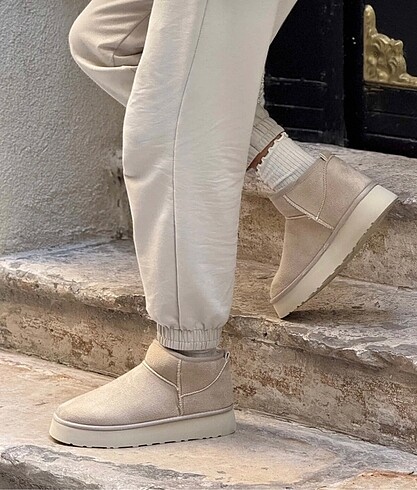 39 Beden Bej Ugg