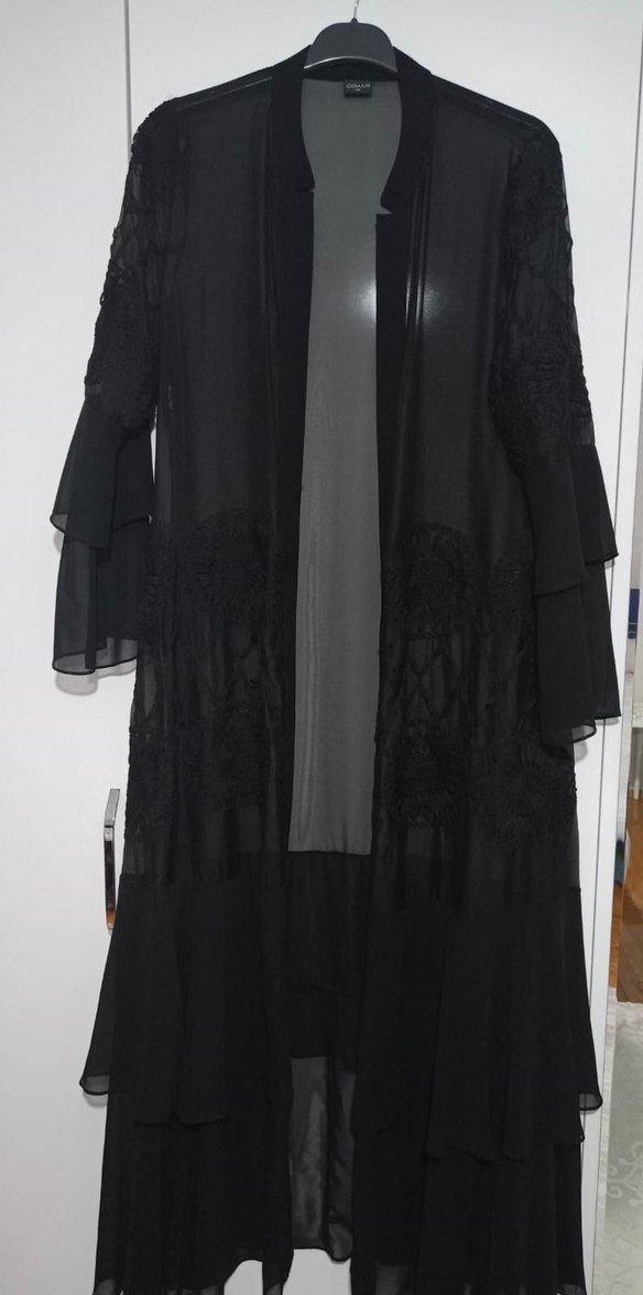 Uzun Siyah Gotik Nakışlı abaya - Görsel 2