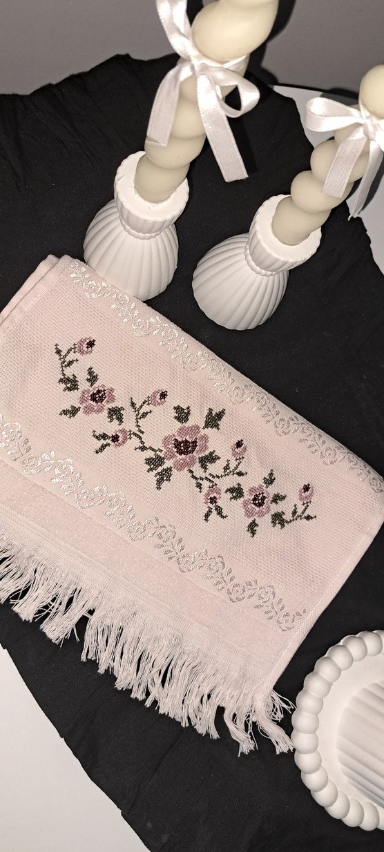 EL ISLEMESI  Püsküllü Pastel Beyaz Havlu - Görsel 2