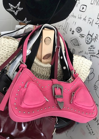 Pembe Deri Tokalı Biker Çanta