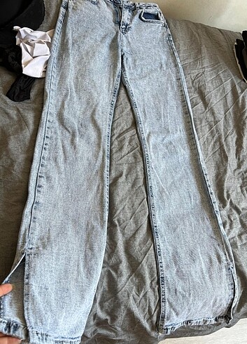 Yırtmaçlı jean