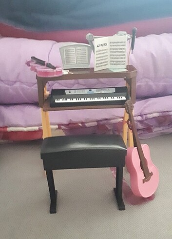 Barbie Barbie piyano orjinaldir