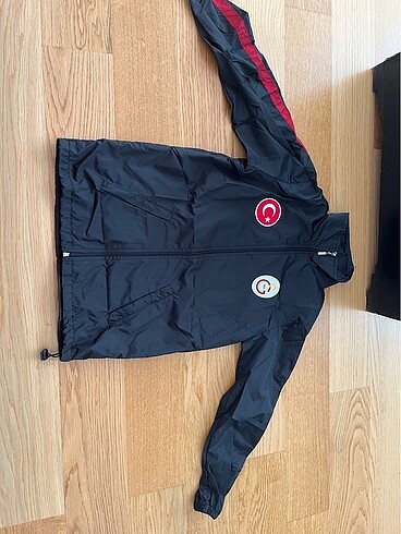 Galatasaray yağmurluk