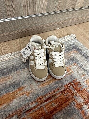 Adidas campus
