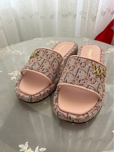 Christian Dior terlik