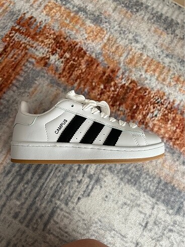 Adidas campus