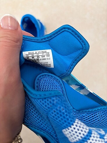 26 Beden mavi Renk Adidas sandalet