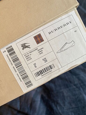 39 Beden beyaz Renk Orijinal Temiz Burberry Ayakkabı