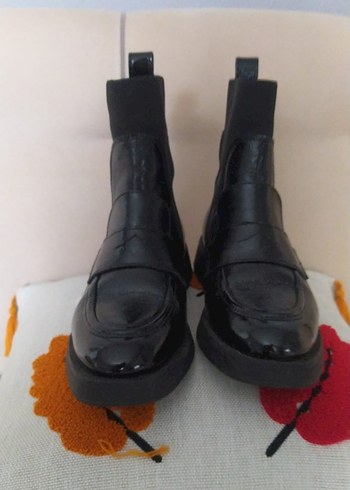Siyah Tokalı Goth Tarzı Kadın Botları