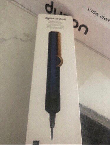 Dyson Airstrait