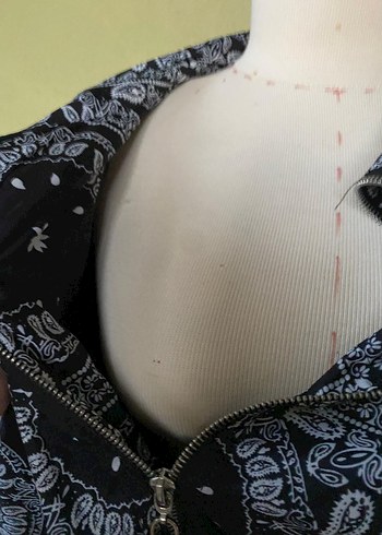 Desenli Siyah Kapüşonlu Kadın Ceket - Görsel 6