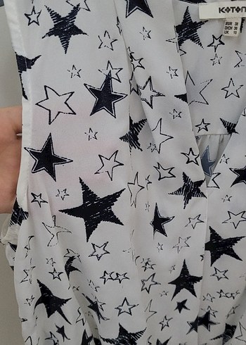 Düğmeli V Yaka Baskılı Bluz - Görsel 2