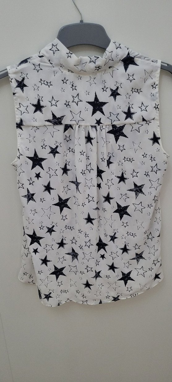 Düğmeli V Yaka Baskılı Bluz - Görsel 5