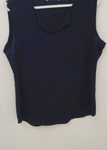 Lacivert V Yakalı Kolsuz Bluz - Görsel 2