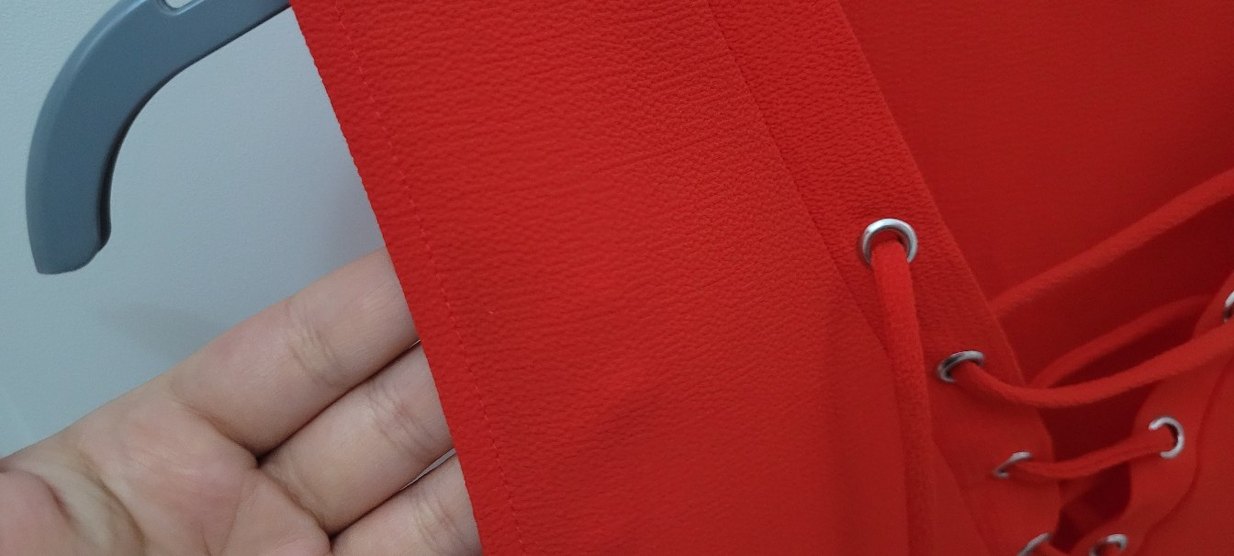 Kırmızı V Yaka Bağcıklı Kolsuz Bluz - Görsel 4