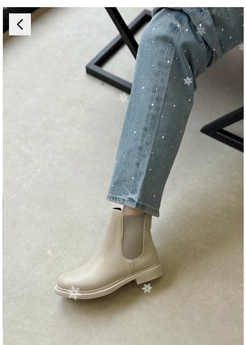 Bej Kadın Günlük Sokak Stili Bot - Görsel 2